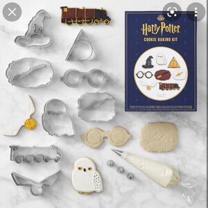 NWOT Williams Sonoma Harry Potter Cookie Backing Kit